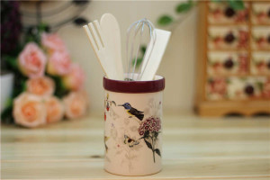 Magnolia Smilling Ceramic Kitchen Utensil Holder